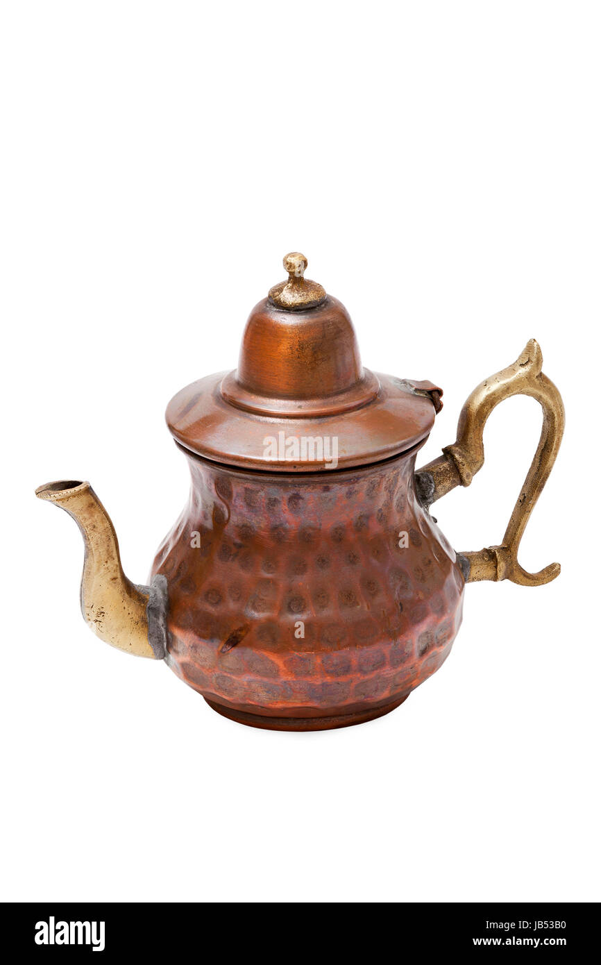 Alte orientalische Teekanne isoliert auf weißem Hintergrund Stock Photo