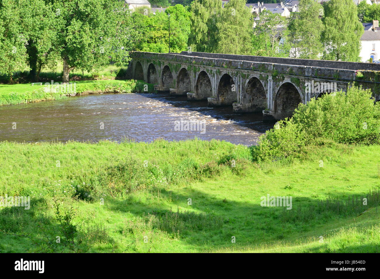 The bridge at the village of Inistioge in Summertime Stock Photo