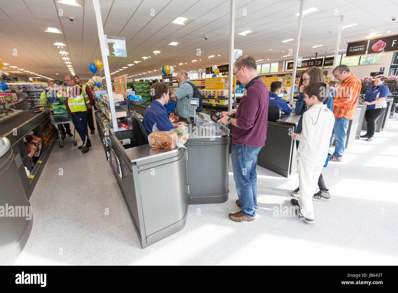Aldi store interior hires stock photography and images Alamy