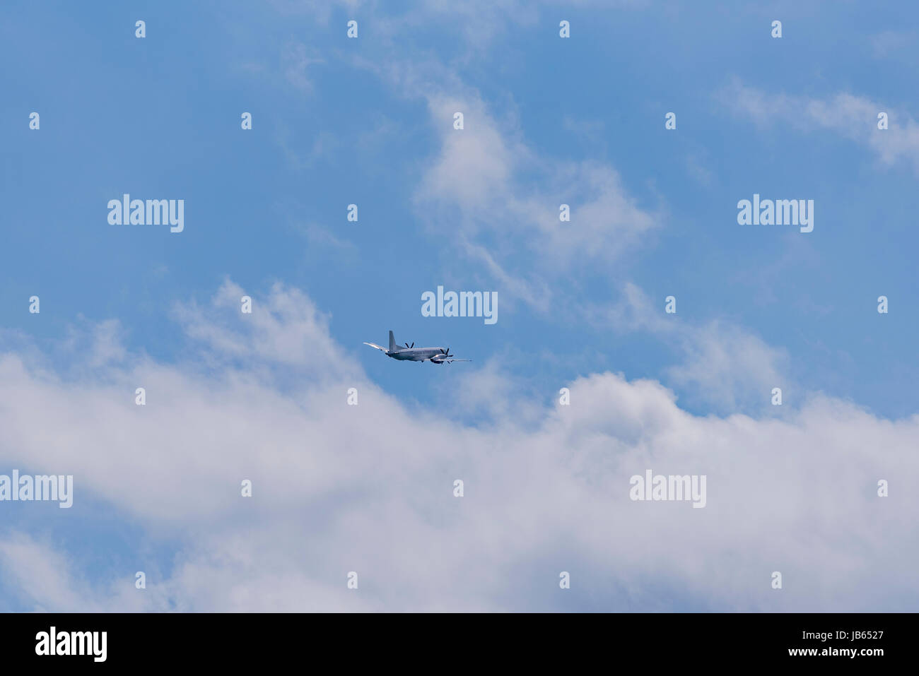 Twin engine turboprop aircraft hi-res stock photography and images - Alamy