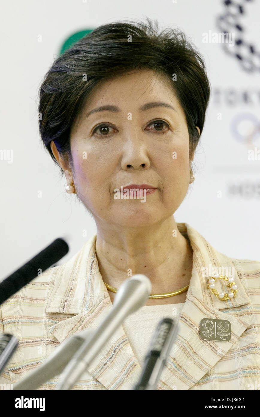 Tokyo, Japan. 9th June, 2017. Tokyo Governor Yuriko Koike attends her regular press conference at the Tokyo Metropolitan Government building on June 9, 2017, Tokyo, Japan. After her weekly news conference, staff took down the 2020 Tokyo Olympic background before Koike reentered the room as the leader of Tomin First no Kai (Tokyo Citizens First) to attend the Q&A sessions on the next Metropolitan Assembly election to be held on July 2. Credit: Rodrigo Reyes Marin/AFLO/Alamy Live News Stock Photo