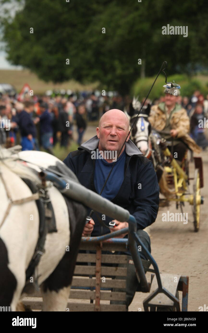 Appleby, Cumbria, UK. 9th June, 2017. Horses are ridden at speed along a length of road known as 'the flashings'. The Appleby Horse Fair is one of Europes largest gatherings of people from Gypsy and Traveller communities. They come to trade horses and horse kit, it is also a major social event. Credit: Roland Ravenhill/Alamy Live News Stock Photo