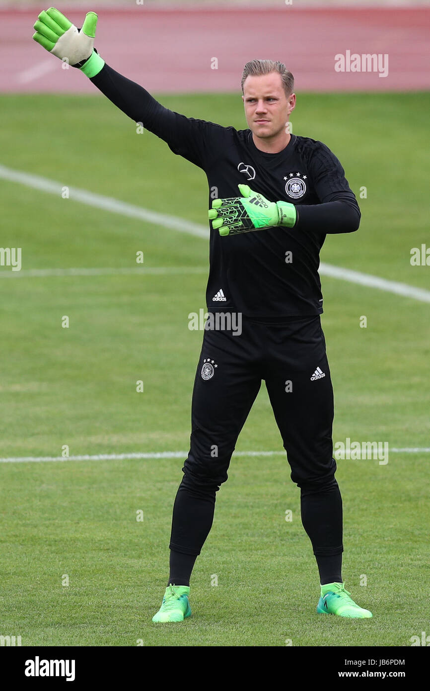 Germany goalie Marc-Andre ter Stegen warmingup during a training session ahead of the 10 June World Cup qualifier against San Marino, in Herzogenaurach, Germany, 9 June 2017. Photo: Daniel Karmann/dpa Stock Photo