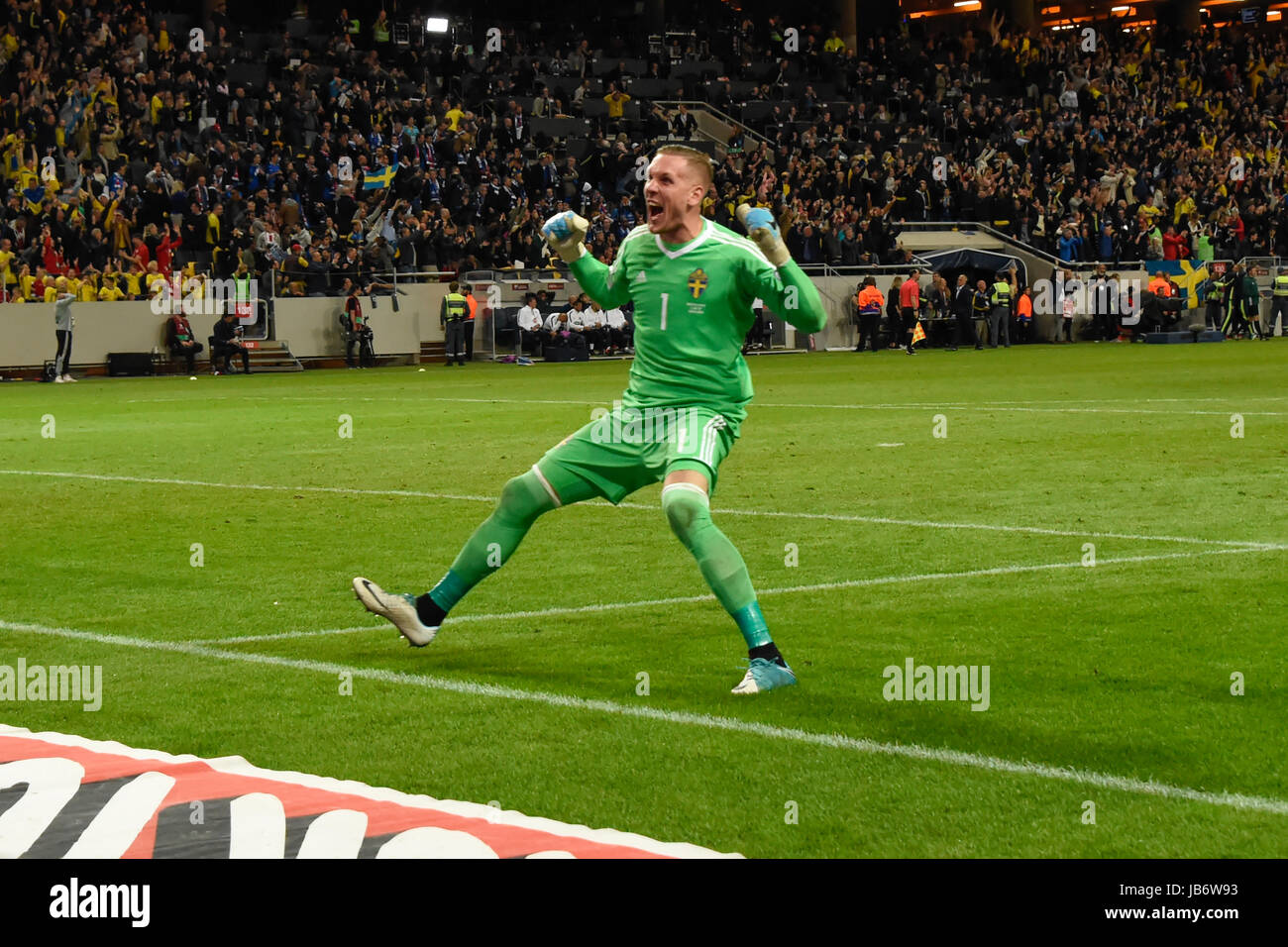 Stockholm, Sweden. 9th june, 2017. Sweden goalkeeper 1 Robin Olsen Cheering happy after victory goal in the FIFA World Cup™ Qualifiers game between Sweden and France. Credit: Bror Persson/Frilansfotograferna/Alamy Live News Stock Photo