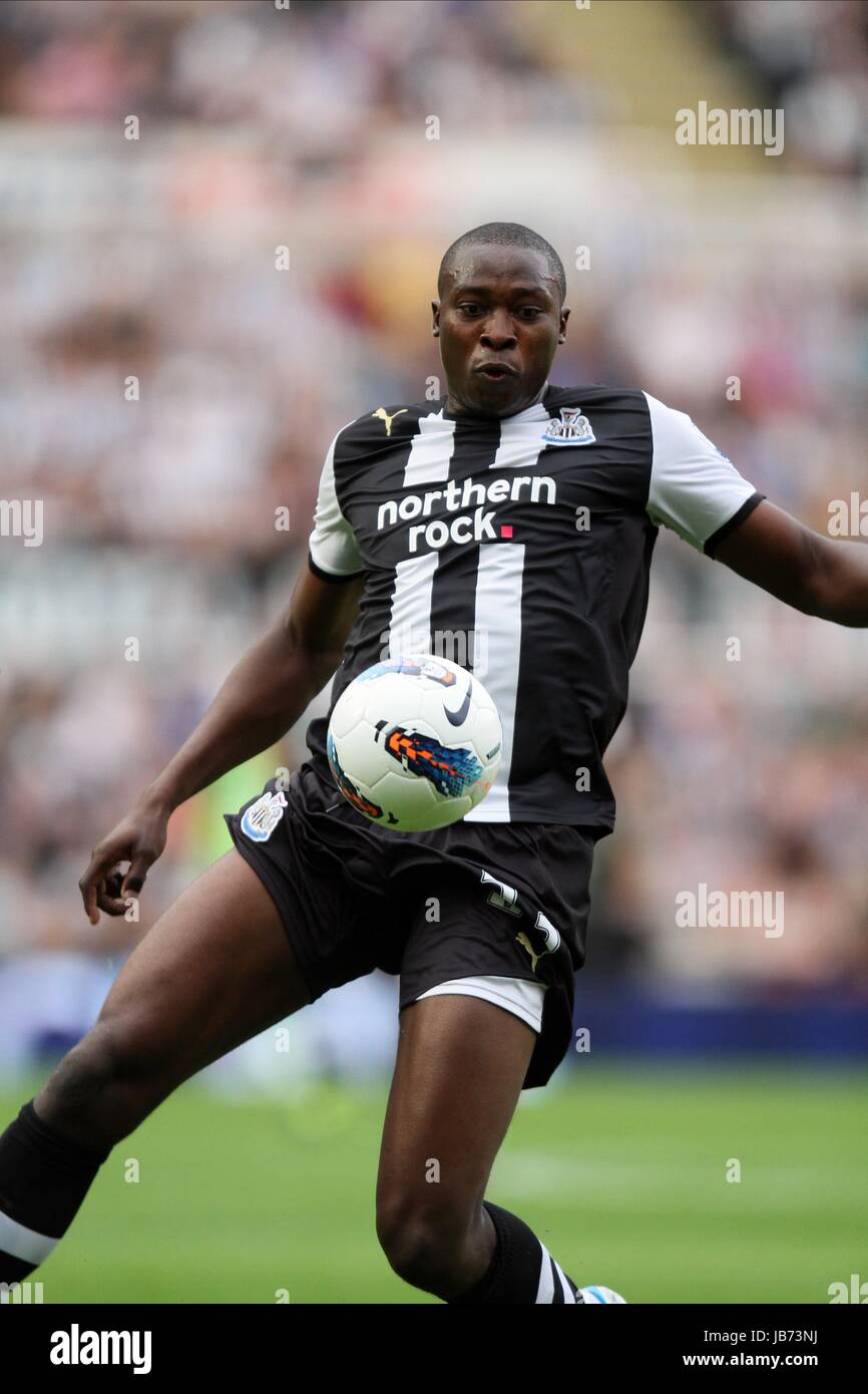SHOLA AMEOBI NEWCASTLE UNITED FC NEWCASTLE UNITED FC ST JAMES PARK ...