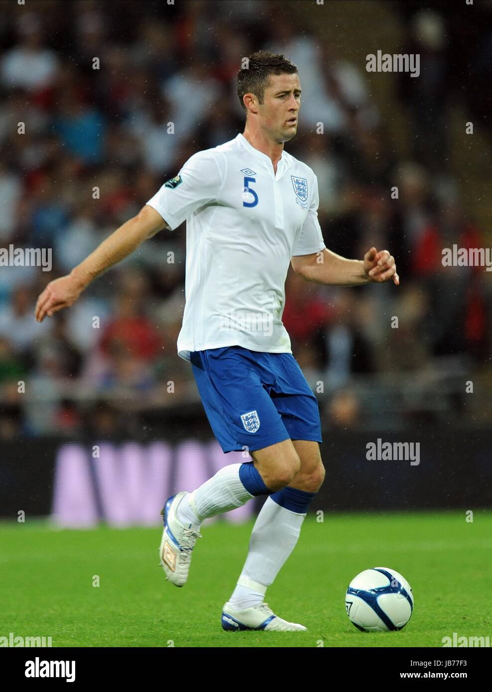 KYLE WALKER ASTON VILLA FC ASTON VILLA FC VILLA PARK BIRMINGHAM ENGLAND 05  February 2011 Stock Photo - Alamy