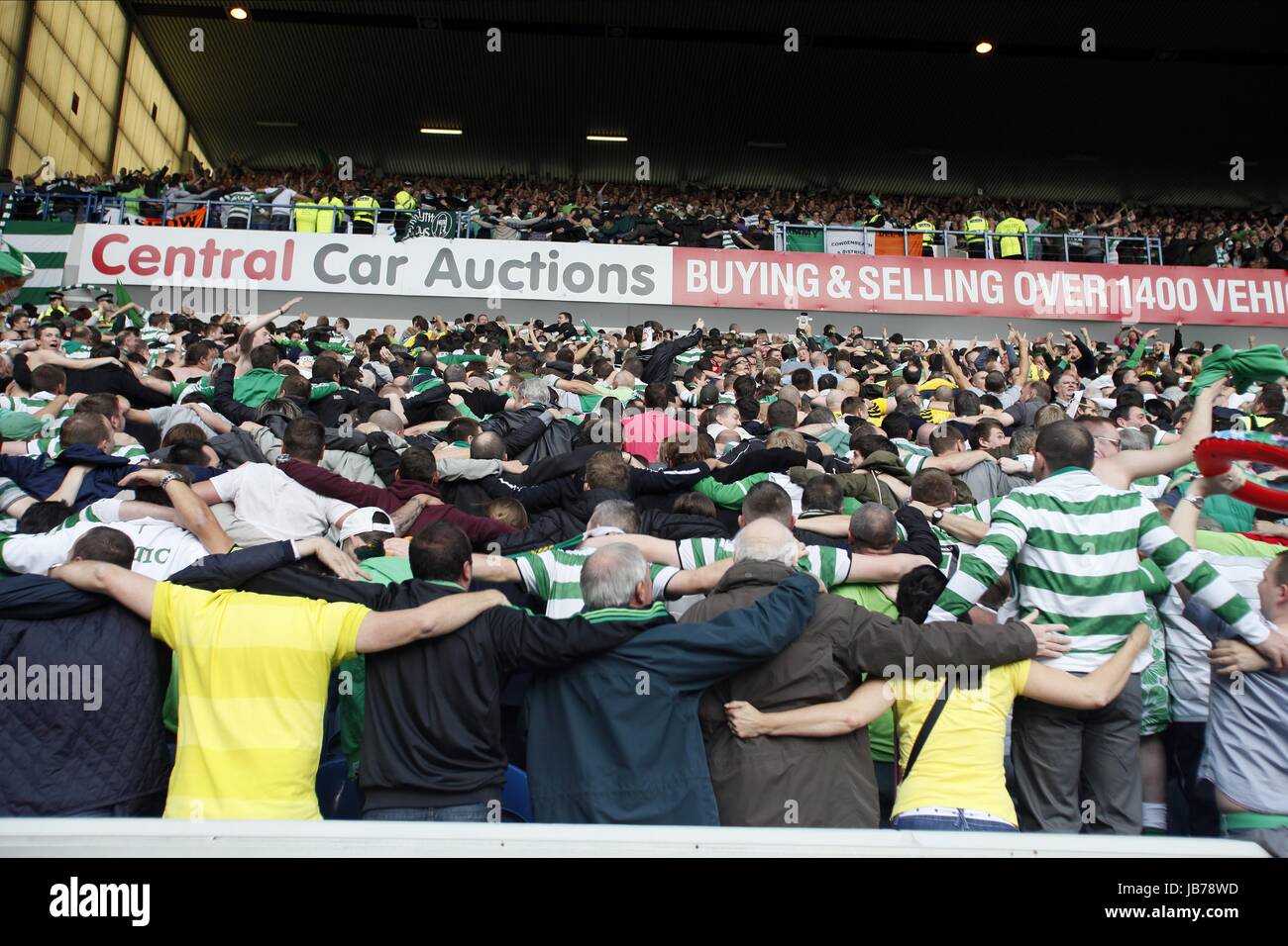 CELTIC FANS CELEBRATE GLASGOW RANGERS V CELTIC FC GLASGOW RANGERS V