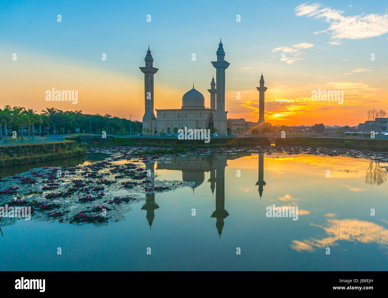 The Tengku Ampuan Jemaah Mosque Bukit Jelutong Malaysia Mosque Silhouetted At Sunrise Stock Photo Alamy