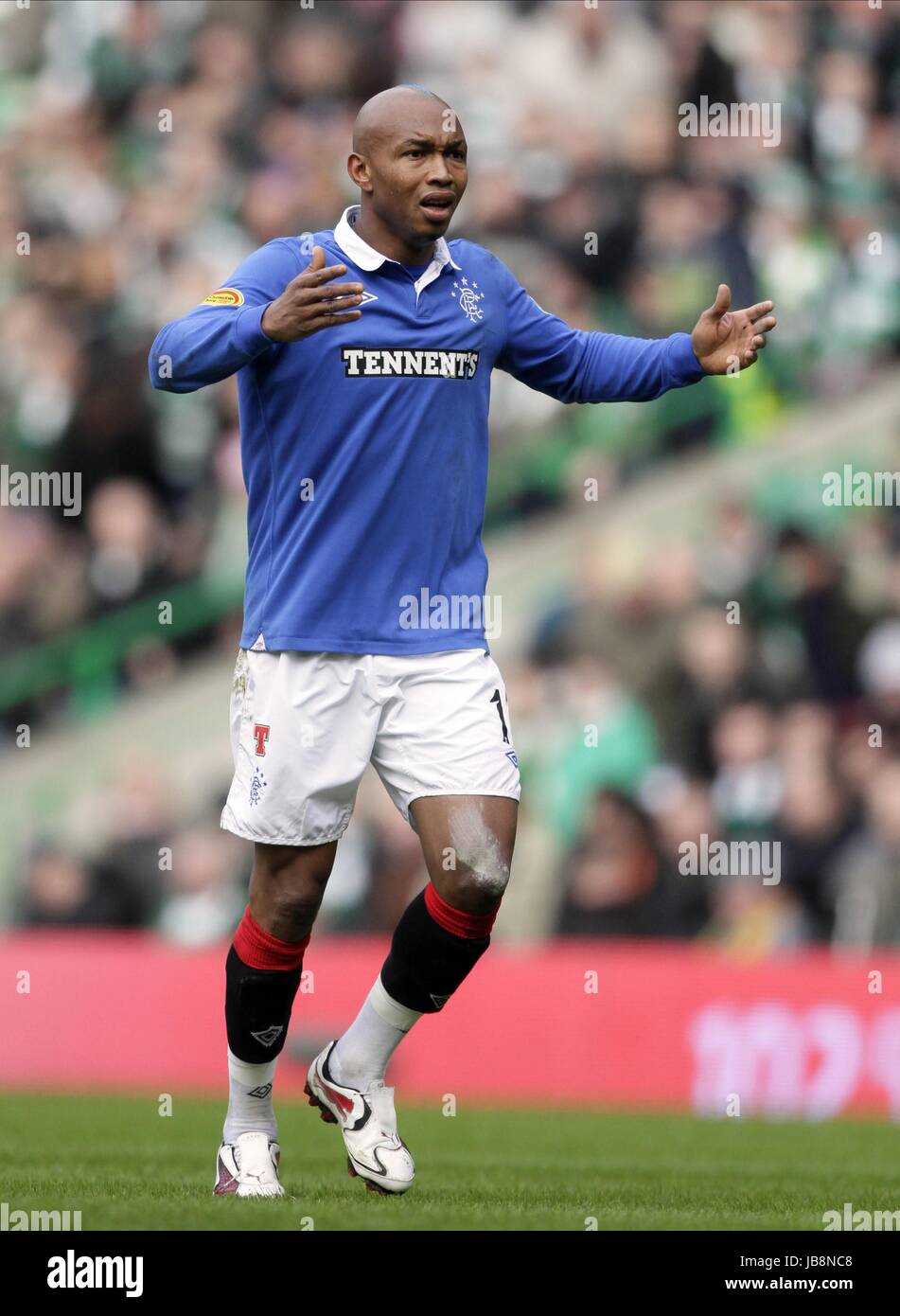 EL HADJI DIOUF GLASGOW RANGERS FC GLASGOW RANGERS FC CELTIC PARK 