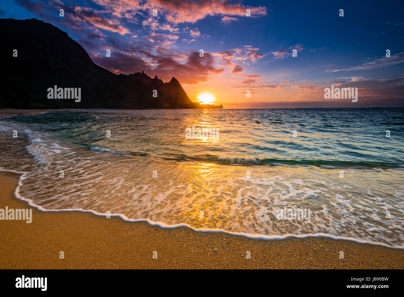 Sunset over the Na Pali Coast from Tunnels Beach, Haena State Park