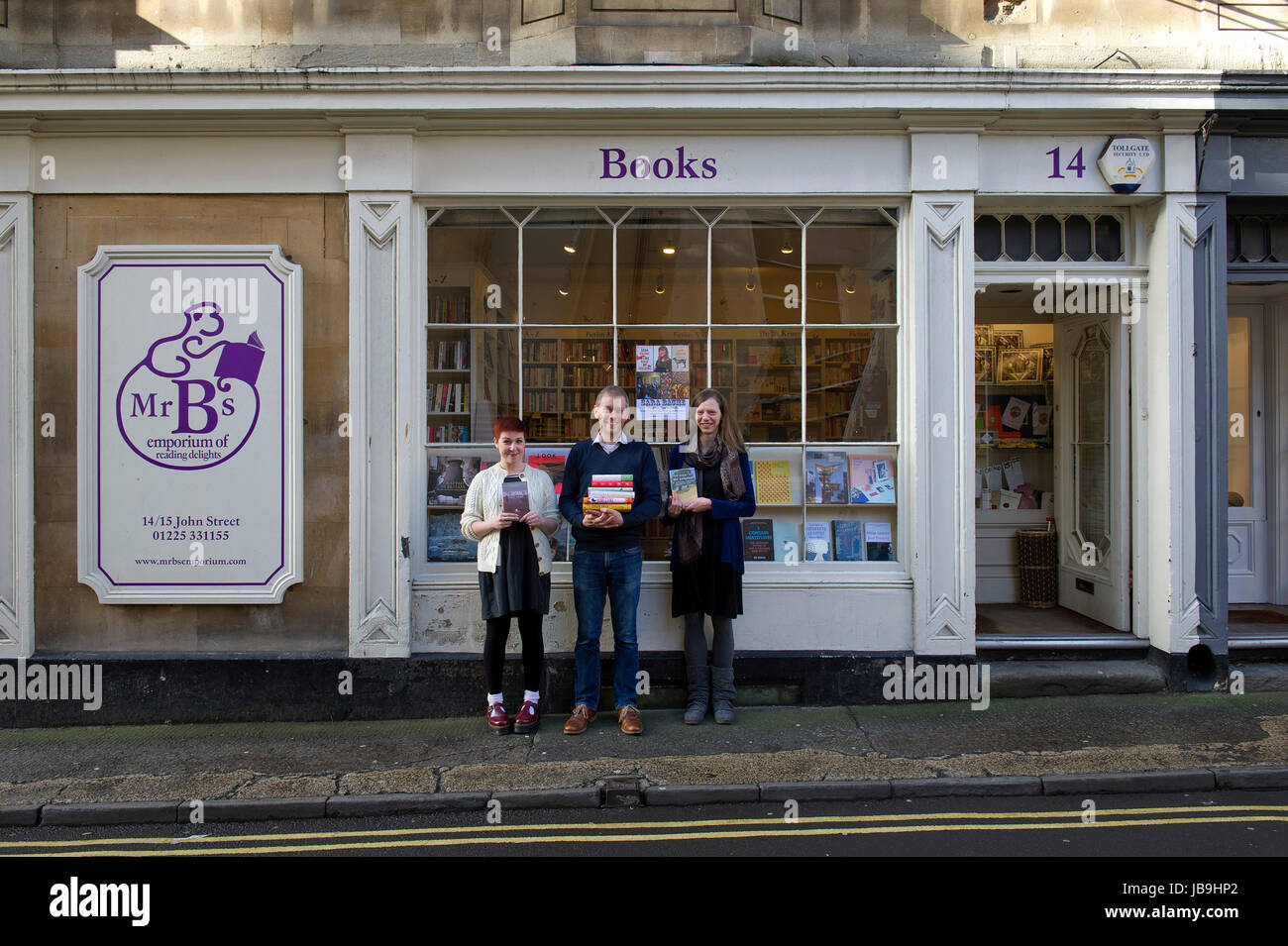 Mr.B's Emporium of Reading Delights with owner Nic Bottomley and employees Amy Coles(left) and Betsy Byers (right) Stock Photo