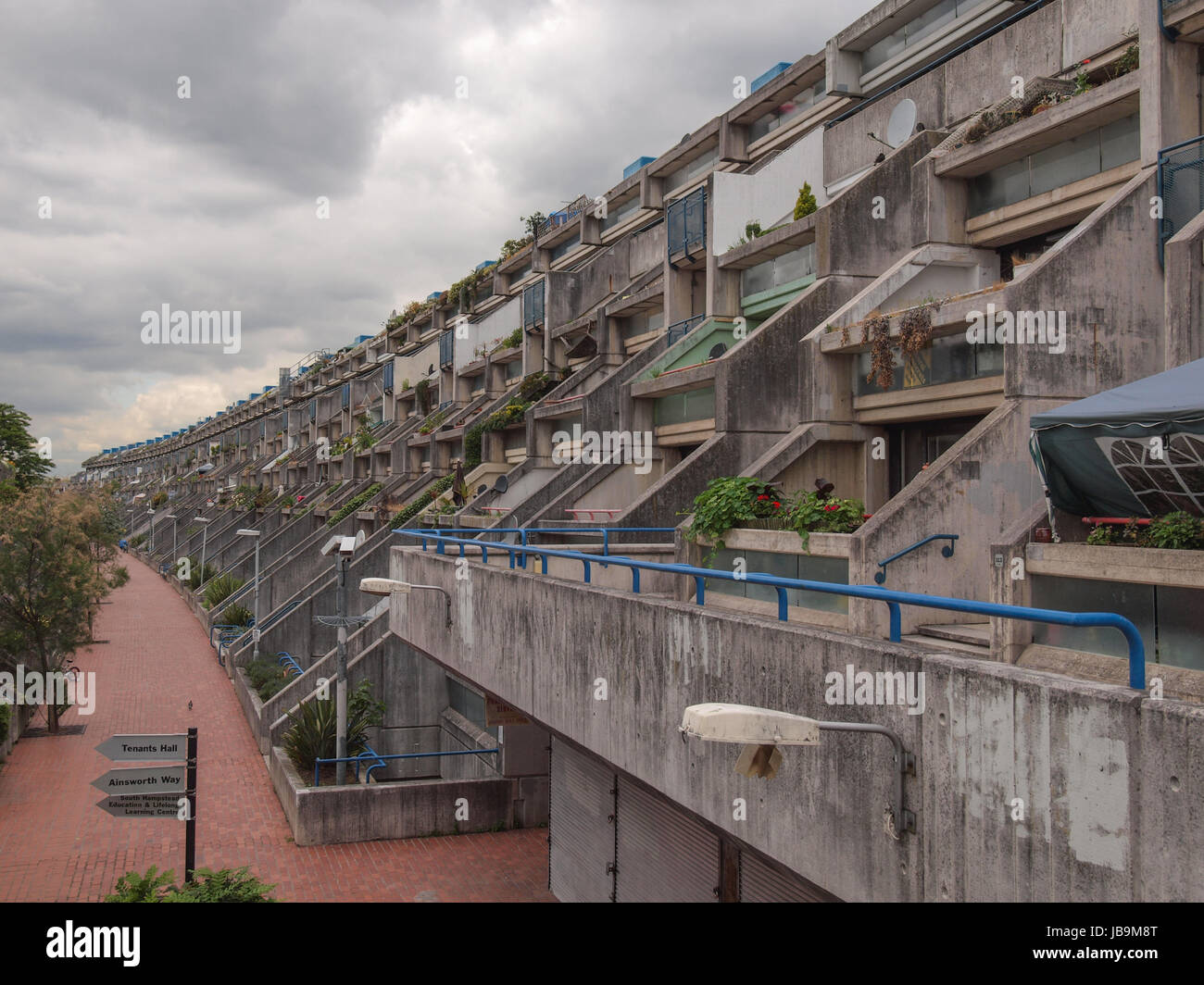 Alexandra road hires stock photography and images Alamy