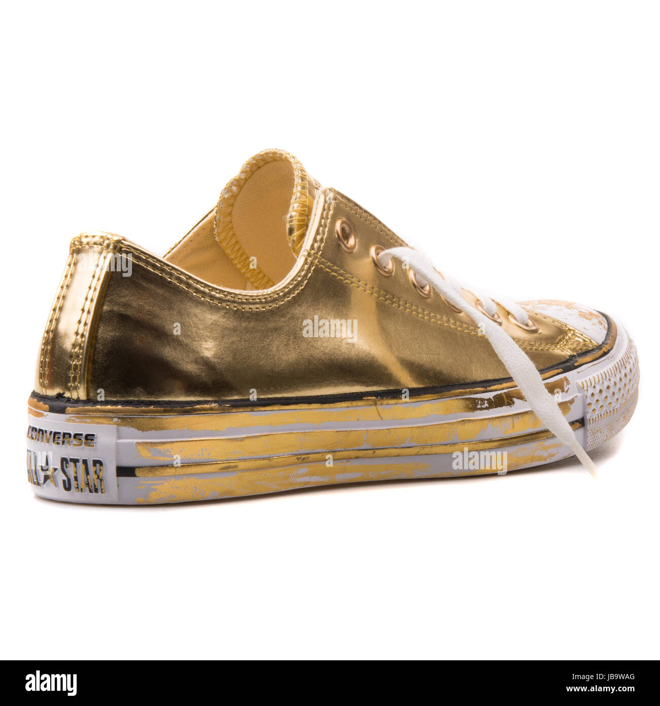 Converse Chuck Taylor All Star Chrome Gold Leather and White OX Women's  Shoes - 549653C Stock Photo - Alamy