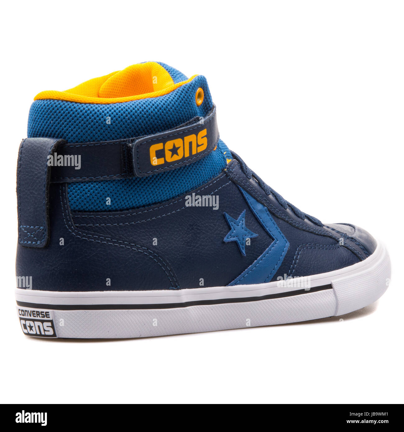Converse Chuck Taylor All Star Pro Blaze Strap Nighttime Blue Junior's  Shoes - 650137C Stock Photo - Alamy