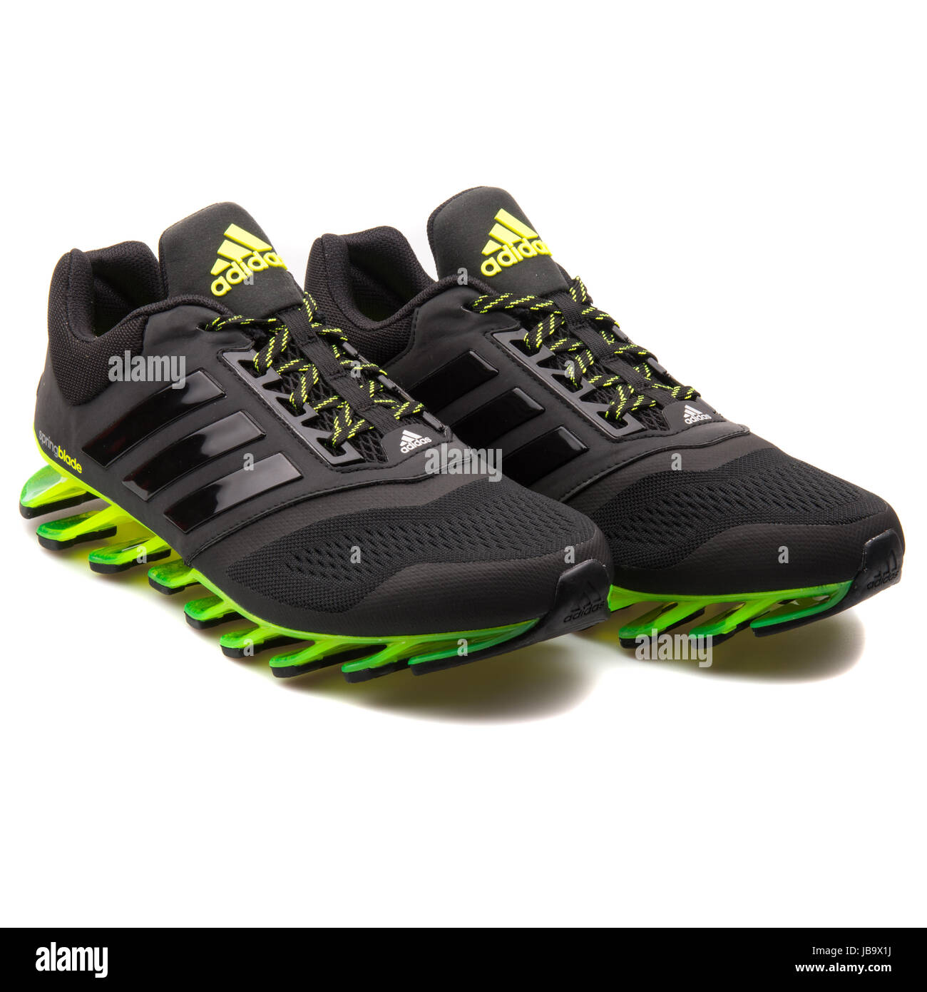alto Elevado Australia Adidas Springblade Drive 2 m Black and Green Men's Running Sneakers -  D69684 Stock Photo - Alamy