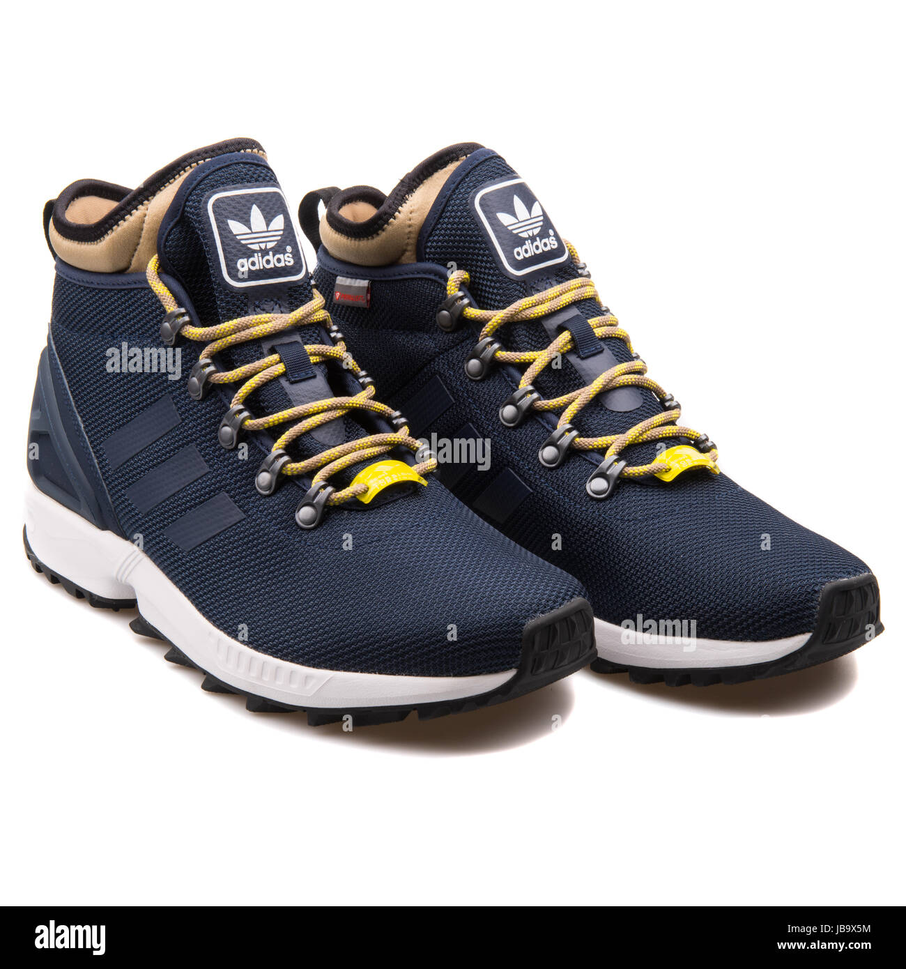 Adidas ZX Flux Winter Navy Blue Men's Sports Shoes - S82932 Stock Photo -  Alamy