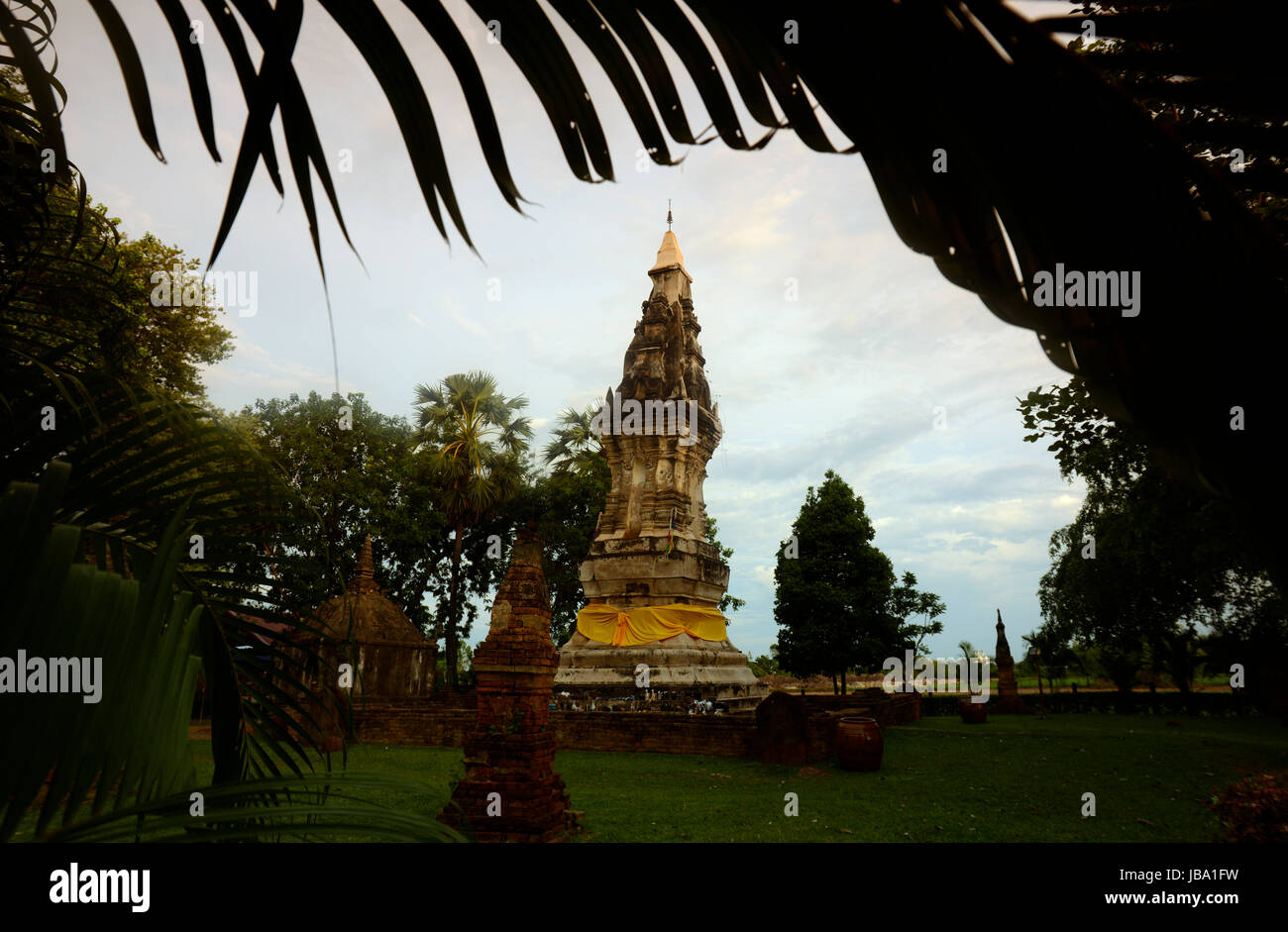 Die kleine Stupa Phra That Kong Khao Noi aus der Ayyuthaya Zeit bei Pha Tiu in der Provinz Yasothon nordwestlich von Ubon Ratchathani im nordosten von Thailand in Suedostasien. Stock Photo