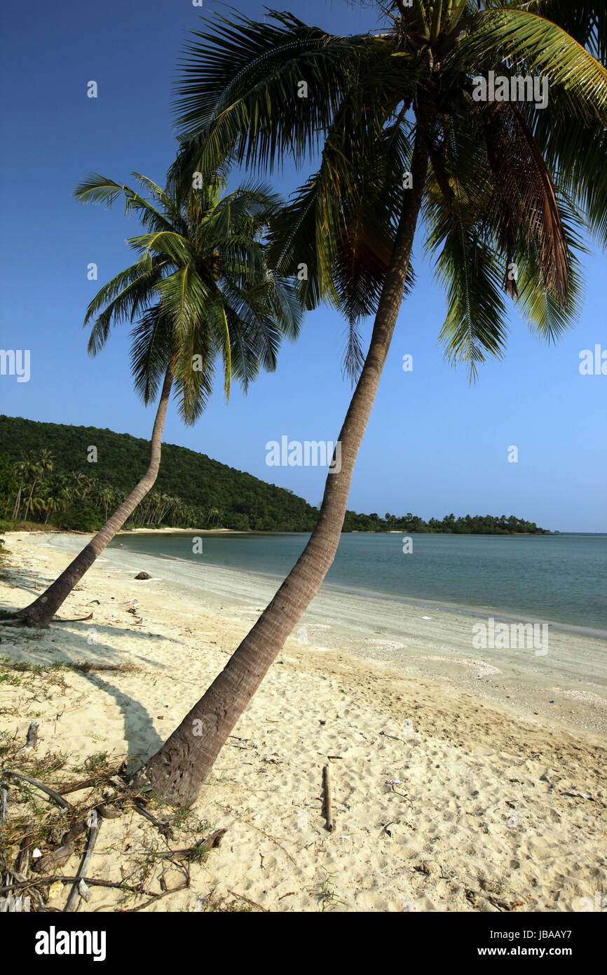 Ein Strand bei Chumphon an der Schiffsstation fuer die weiterfahrt zur Insel To Tao im Golf von Thailand im Suedwesten von Thailand in Suedostasien. Stock Photo