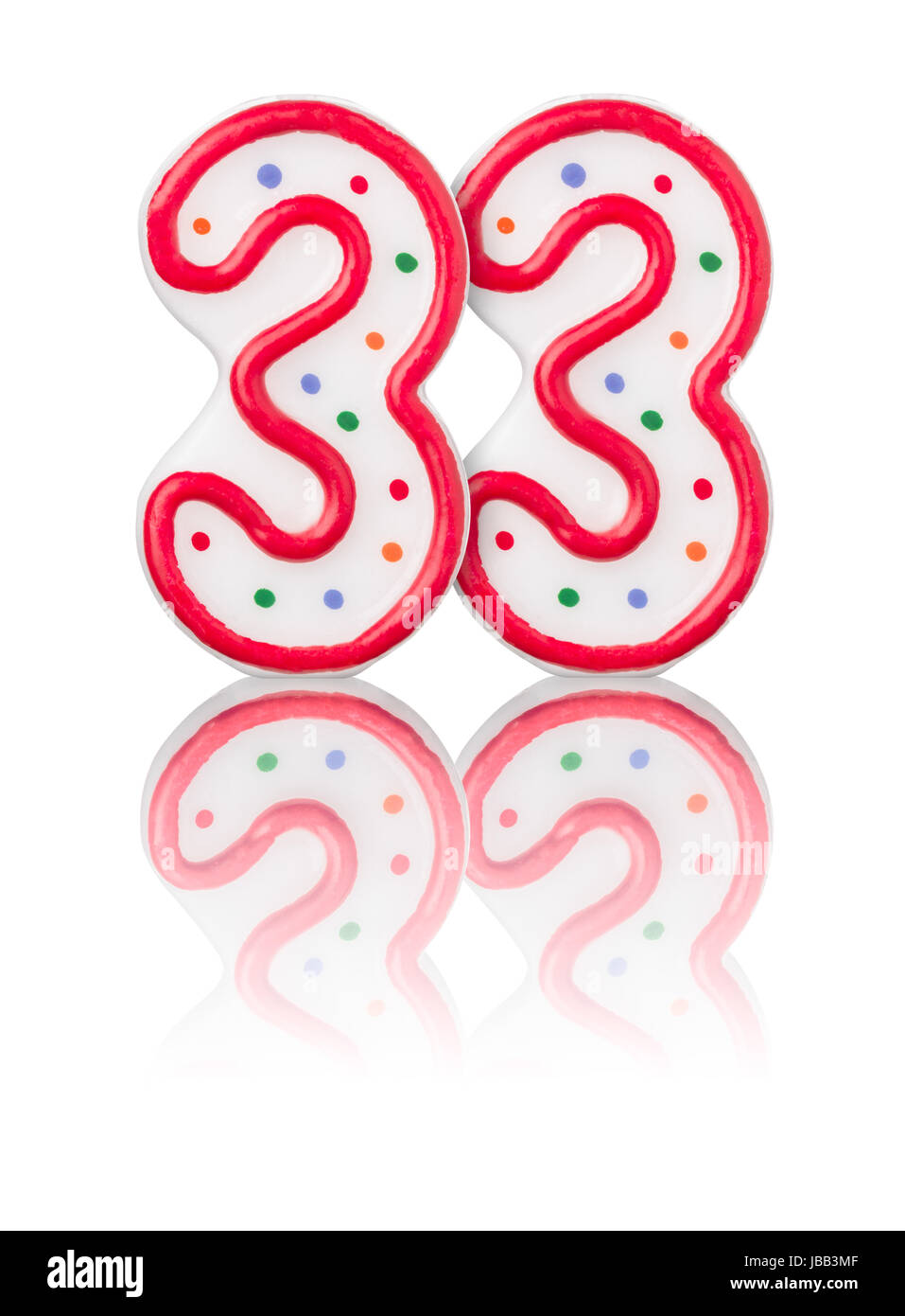 Rote Nummer 33 mit Reflexion Stock Photo - Alamy