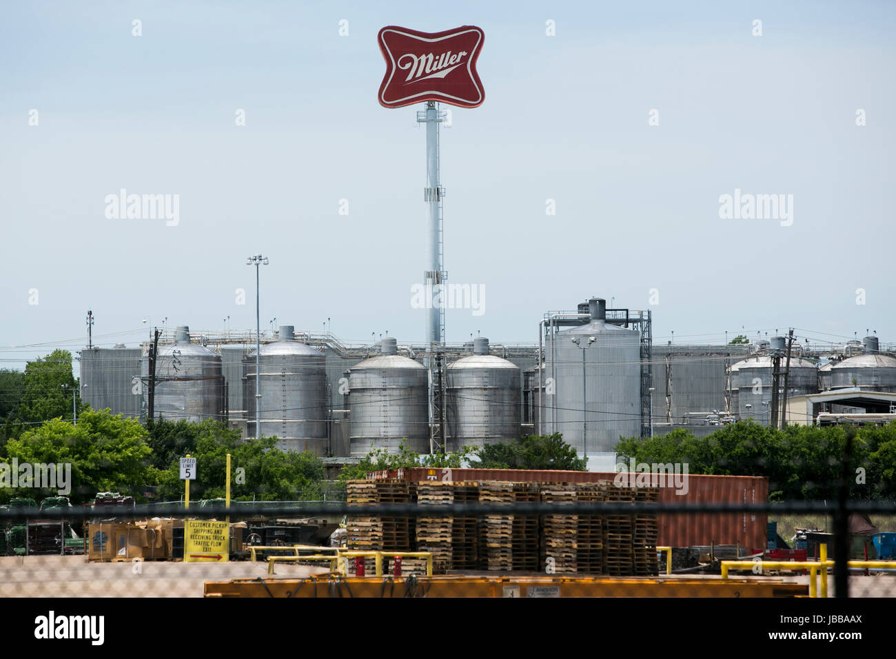 A logo sign outside of a Miller Brewing Company brewery in Fort Worth ...