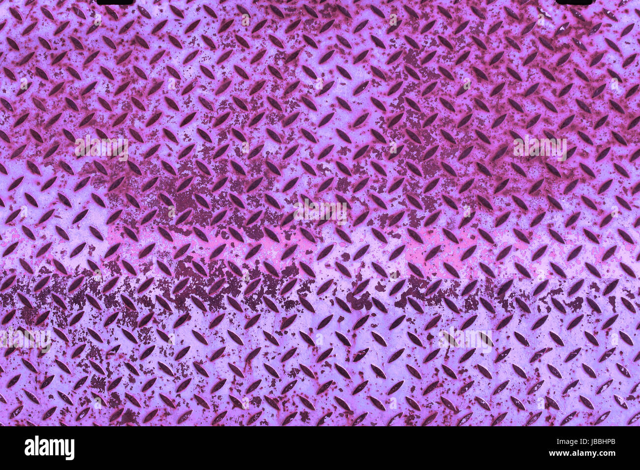 Hintergrund, violett gefärbte Riffelblechplatte Stock Photo