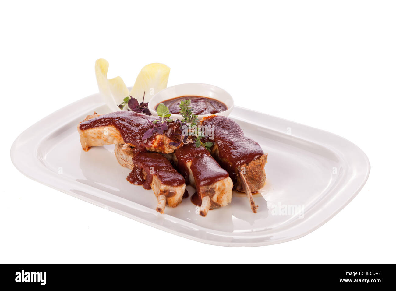 Gegrillte Schweinerippchen Spareribs mit Barbecuesoße marinade und ...