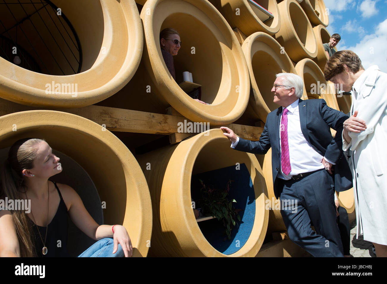 Photo shows pipe hi-res stock photography and images - Page 2 - Alamy