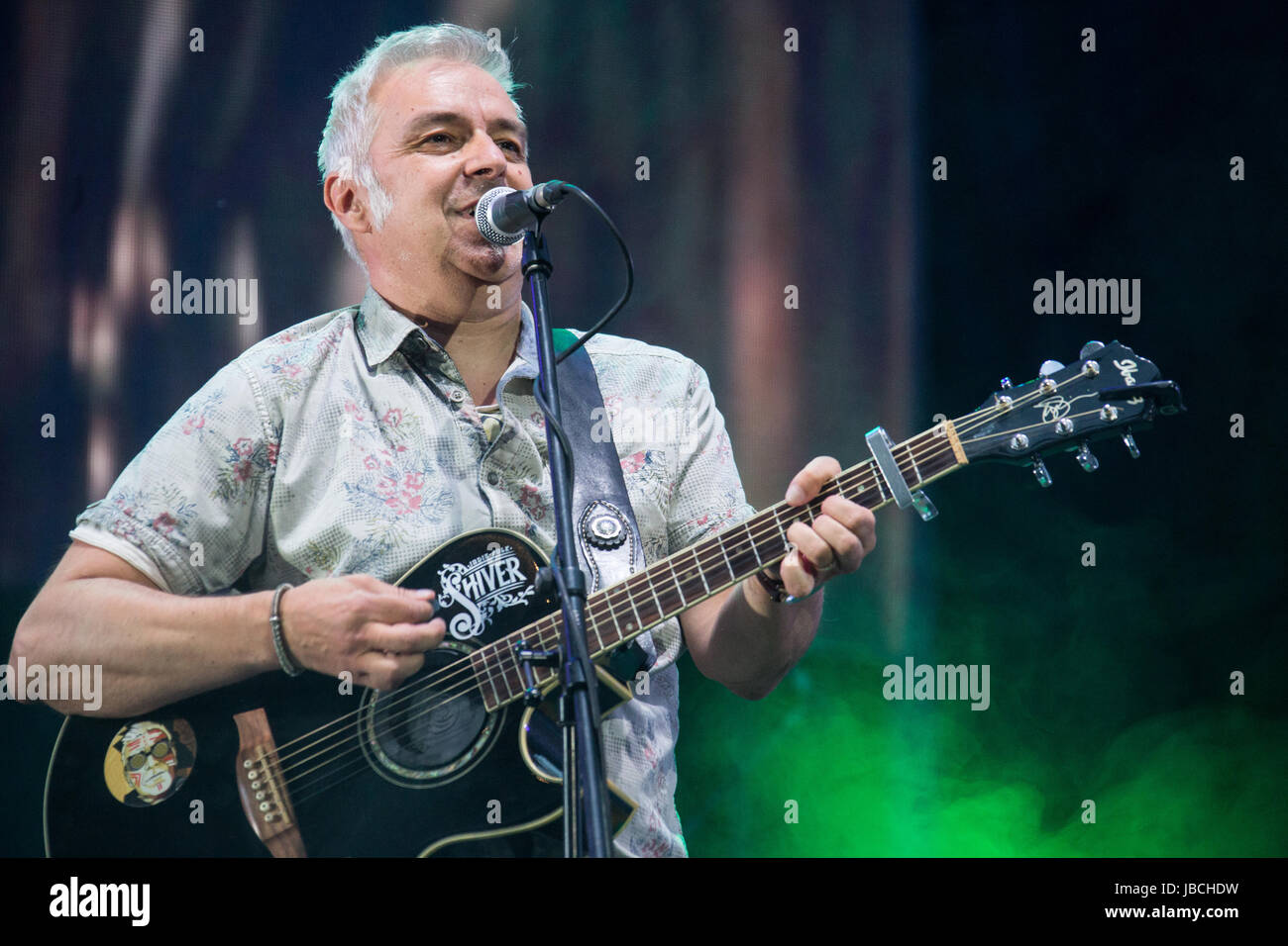 Folk rock musician hires stock photography and images Alamy