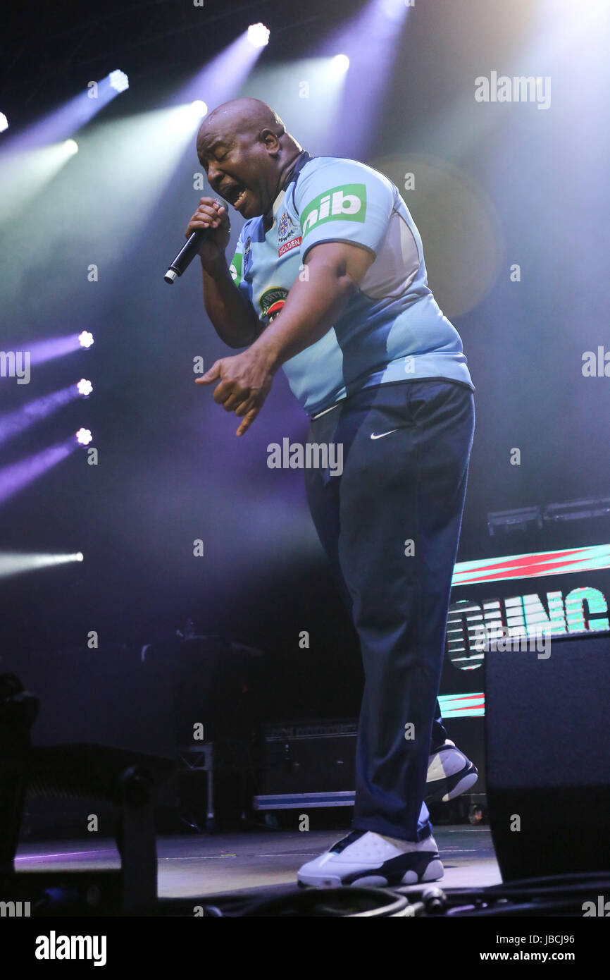 Young mc hi-res stock photography and images - Alamy