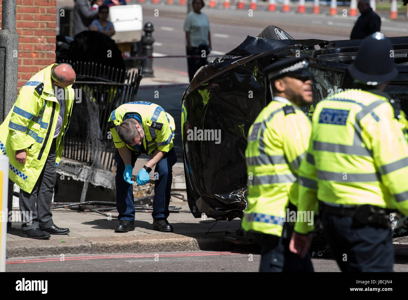 London, UK. 10th June 2017. A car crashed into a house on the corner of ...