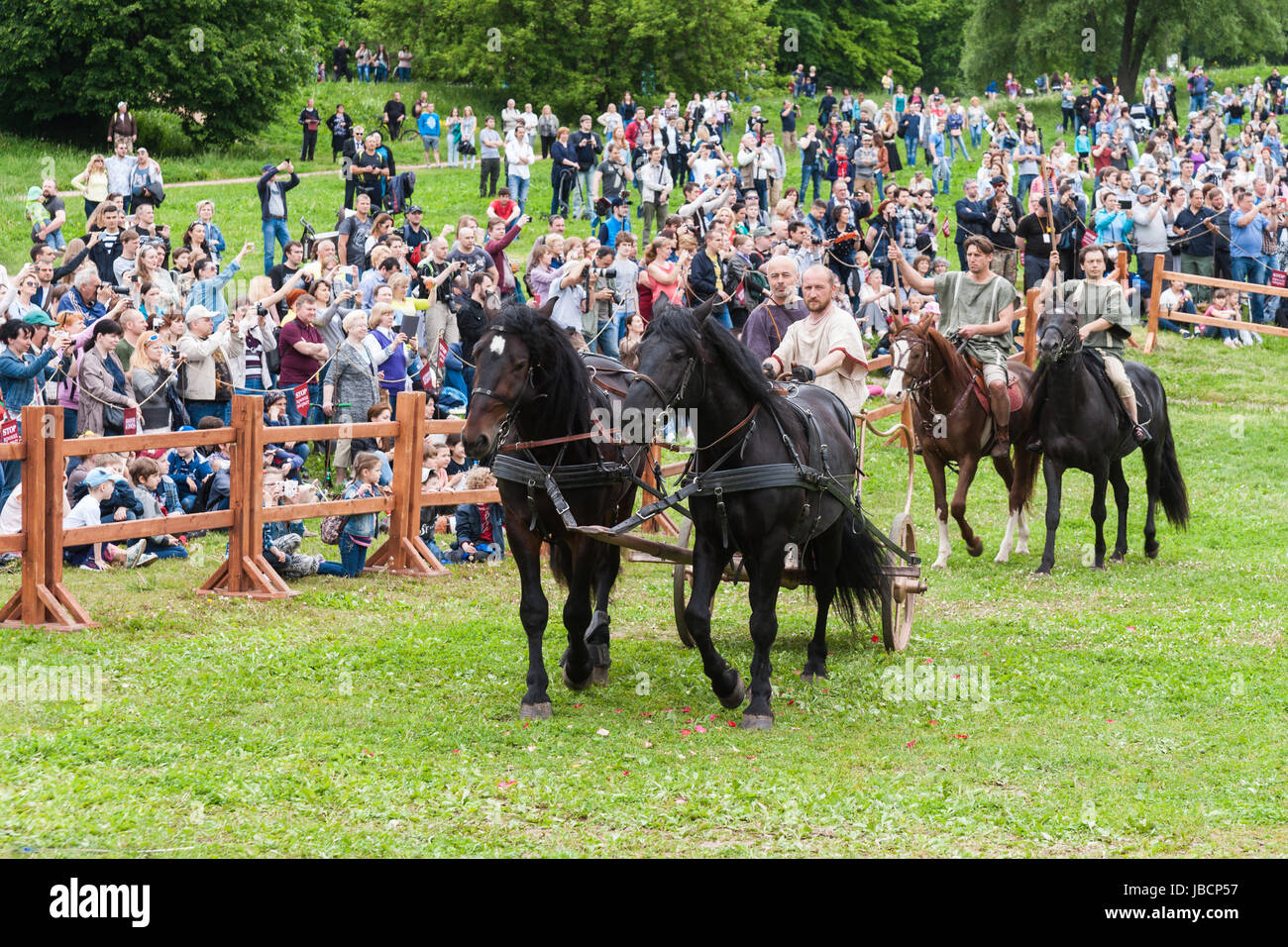 Moscow, Russia. 10th June, 2017. International Times & Epochs history reenactment festival in under way in Moscow. About 6000 reenactors from around the world take part in this 12 day long festival. They represent many history periods from times of ancient Greece and Rome to XX century on more than 15 festival areas all over the city. Ancient Rome period everyday life scenes, gladiator games and other events are presented in Kolomenskoe public park. Publius Quinctilius Varus legions on the last march to Teutoburg forest. Credit: Alex's Pictures/Alamy Live News Stock Photo