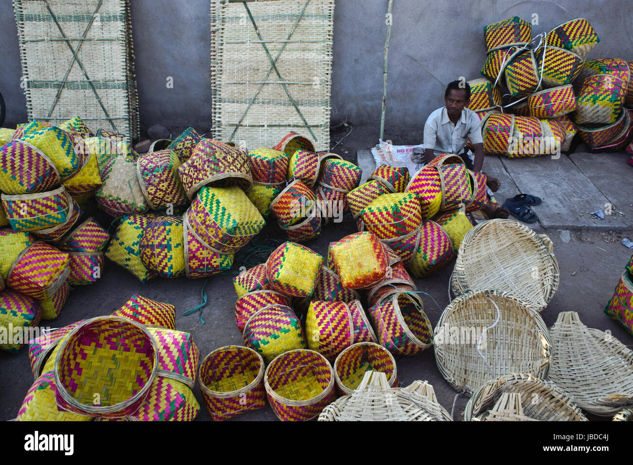 Bamboo baskets hi-res stock photography and images - Alamy