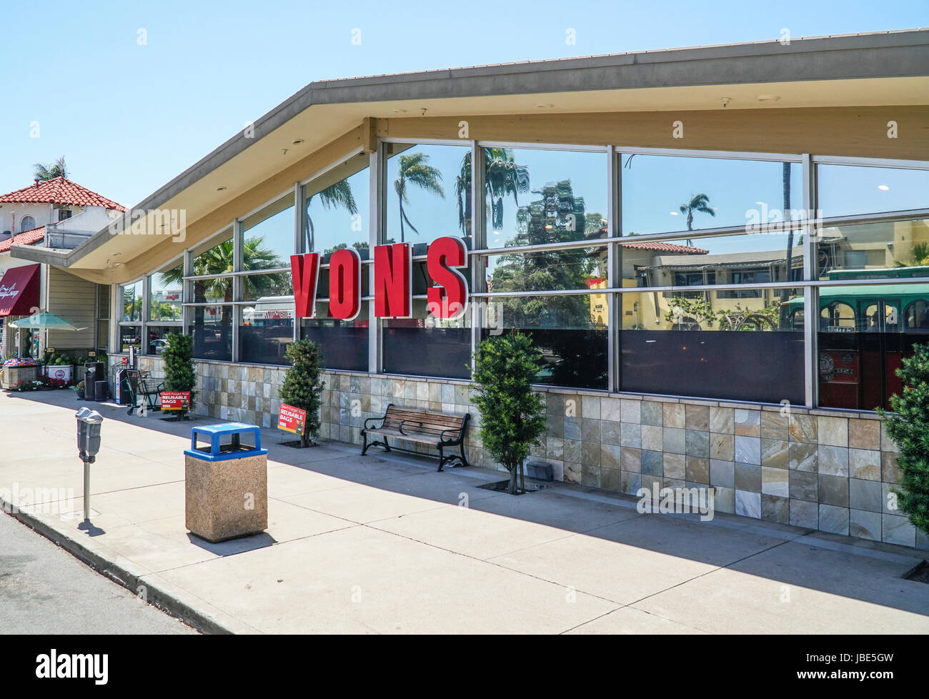 Vons supermarket hires stock photography and images Alamy