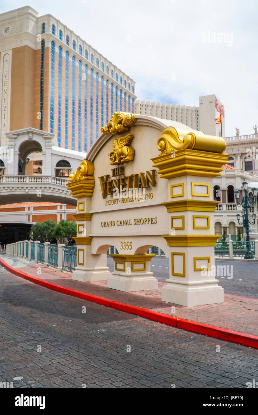 Venetian hotel casino entrance las hi-res stock photography and images -  Alamy