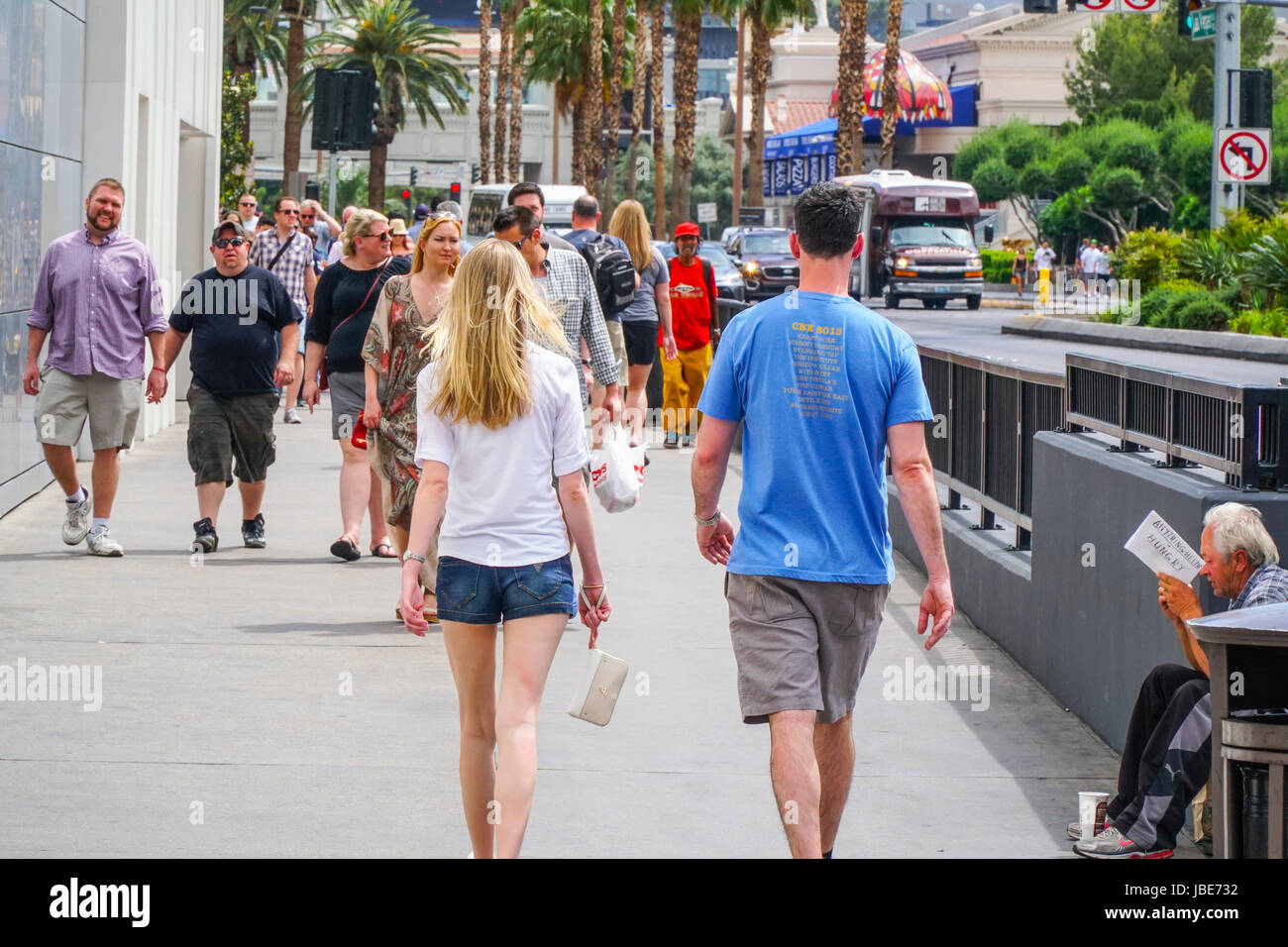 Walking on the sidewalk of Las Vegas Boulevard - The Strip - LAS VEGAS -  NEVADA Stock Photo - Alamy