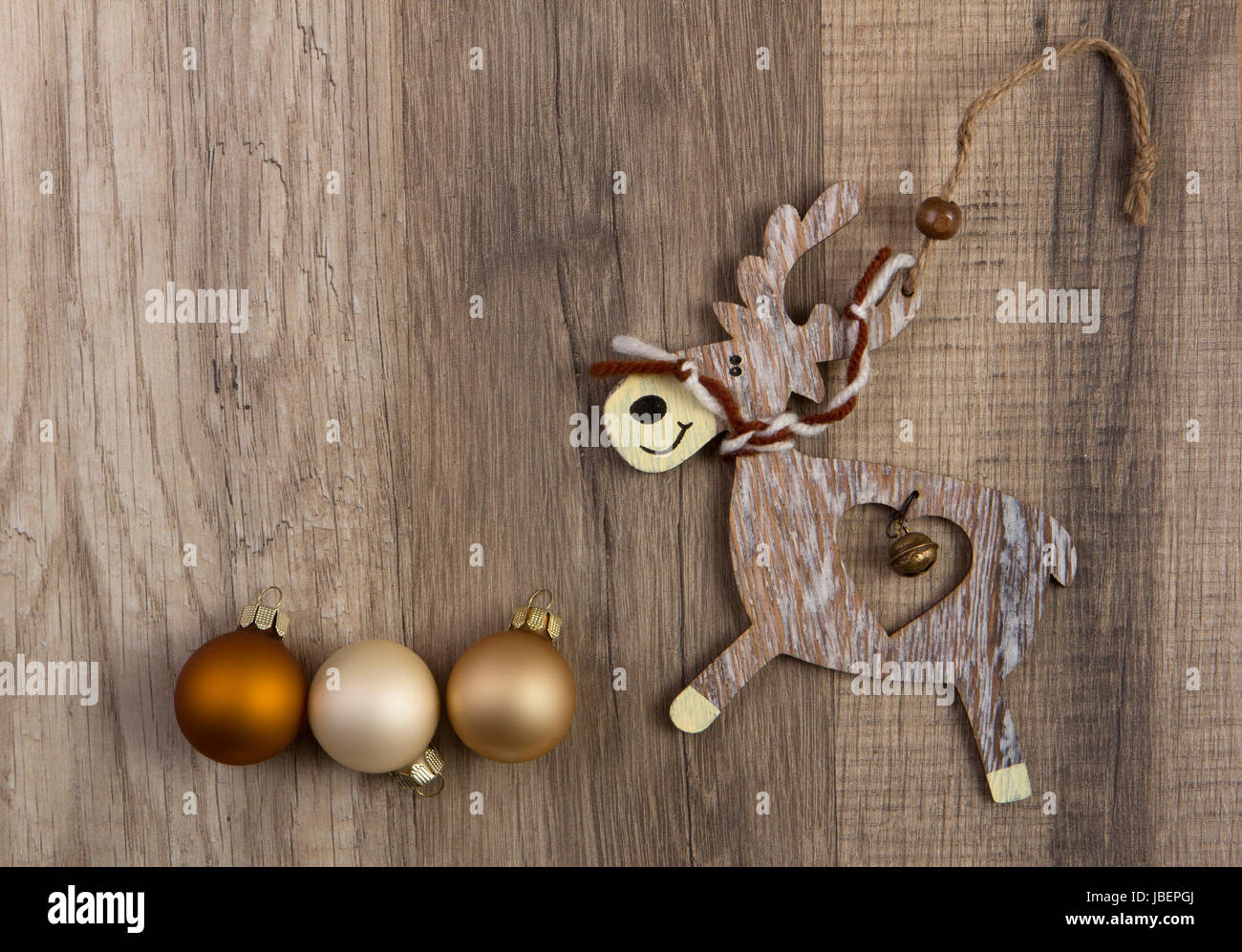 Weihnachtskugeln bronze weiß creme mit hi-res stock photography and images  - Alamy