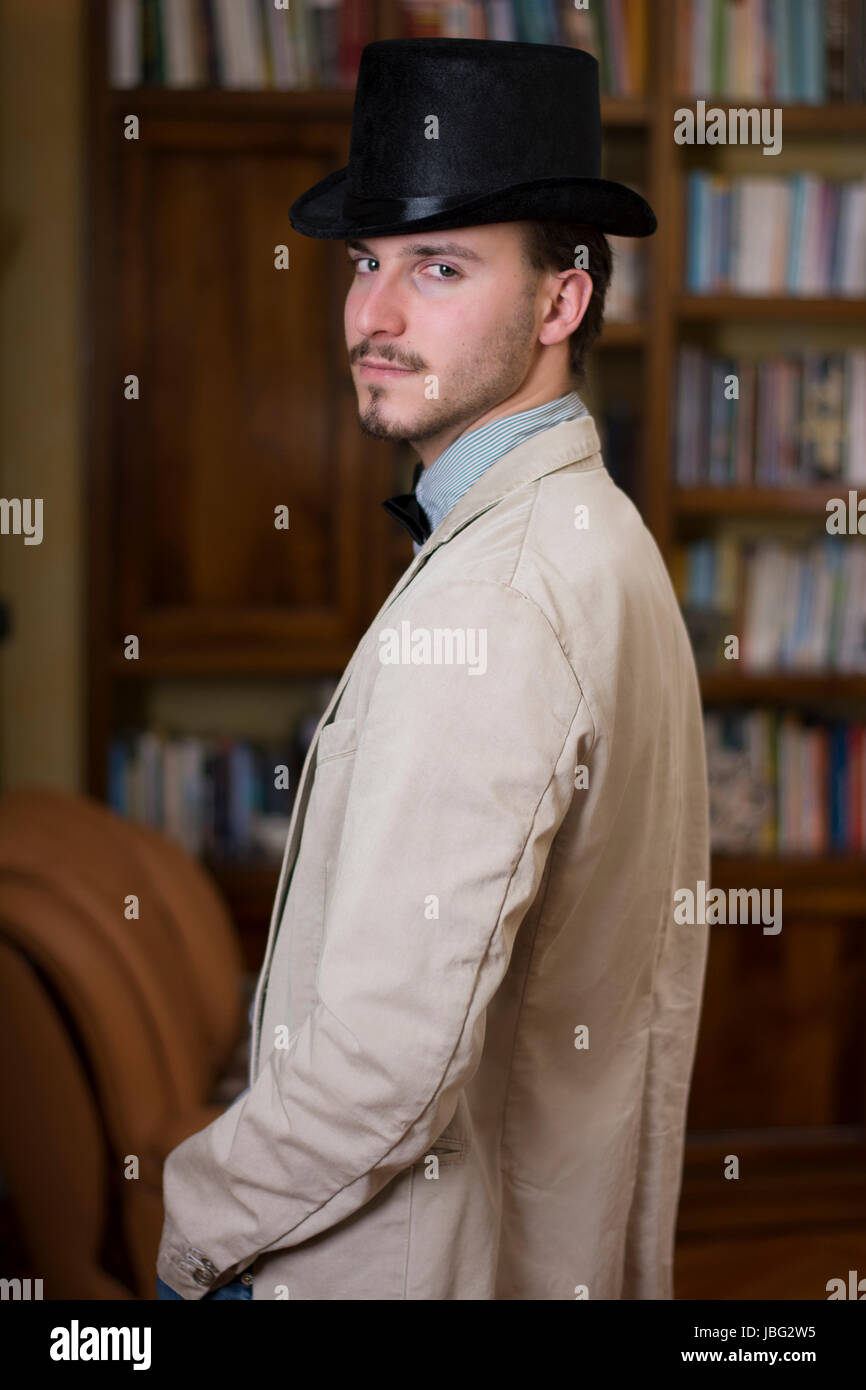 Man top hat profile hires stock photography and images Alamy