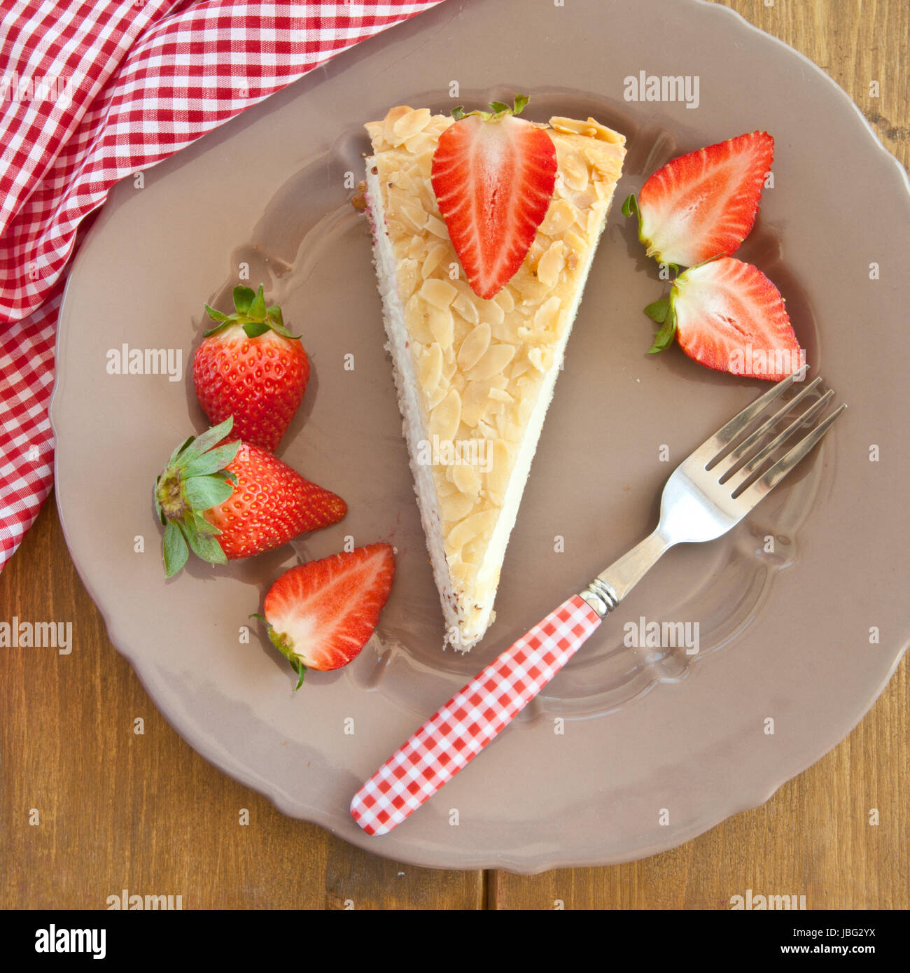 Bienenstich bienenstich kuchen hi-res stock photography and images - Alamy