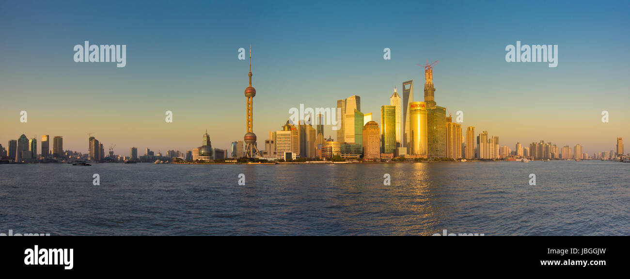 Shanghai skyline pudong 2013 hi-res stock photography and images - Alamy