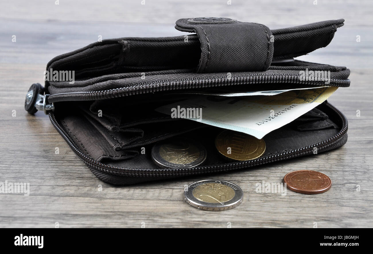 Geldboerse hi-res stock photography and images - Alamy