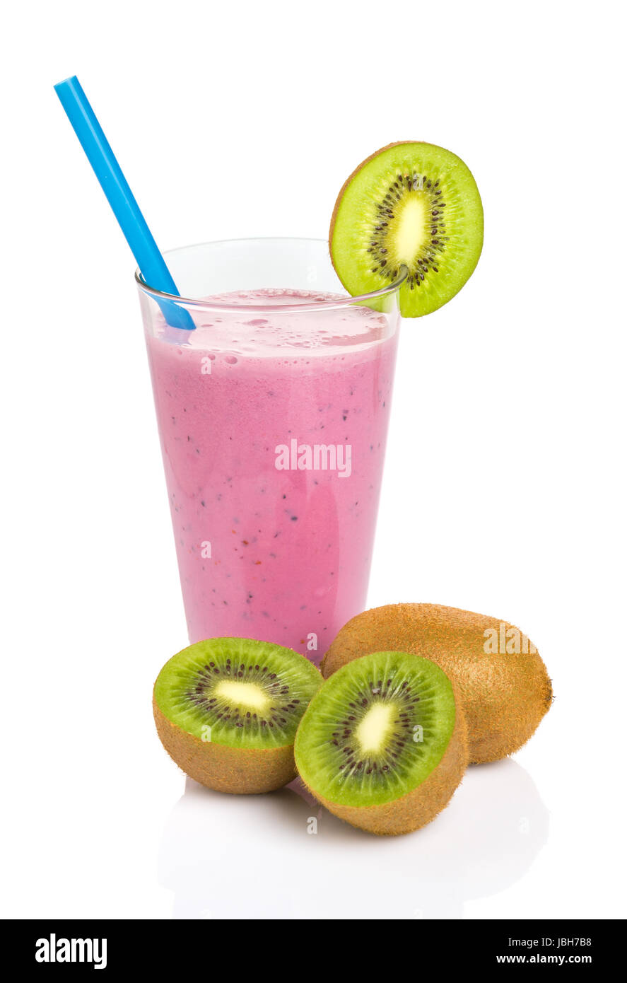 Violetter Fruchtshake aus frischem Obst Stock Photo - Alamy