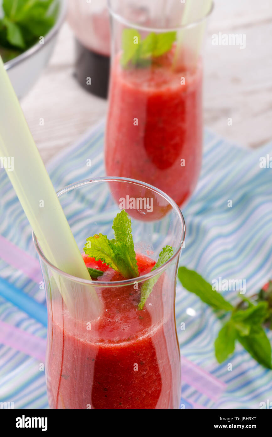 Obst shake hi-res stock photography and images - Alamy