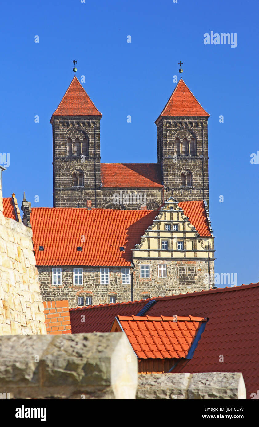 Der Schlossberg von Quedlinburg mit der Stiftskirche St. Servatii und den Stiftsgebäuden, Sachsen-Anhalt, Deutschland Stock Photo