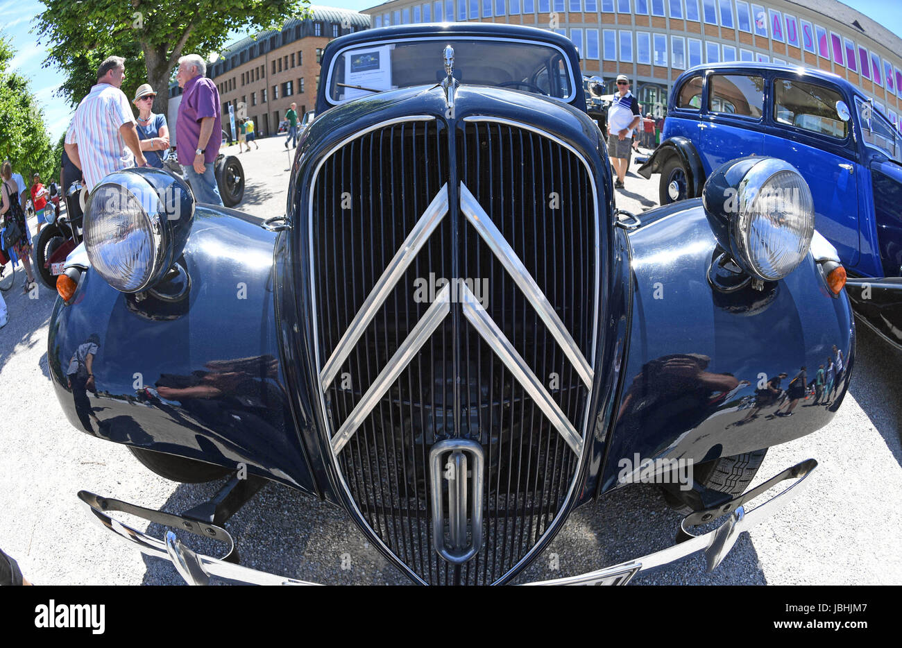 Karlsruhe, Germany. 11th June, 2017. A Citroen 11 CV from the year 1954 is presented at the oldtimer show 'Tribute to Carl Benz' in front of the Palace in Karlsruhe, Germany, 11 June 2017. According to the organizers more than 400 vehicles, worth more than 20 million euros will be on display. Photo: Uli Deck/dpa/Alamy Live News Stock Photo