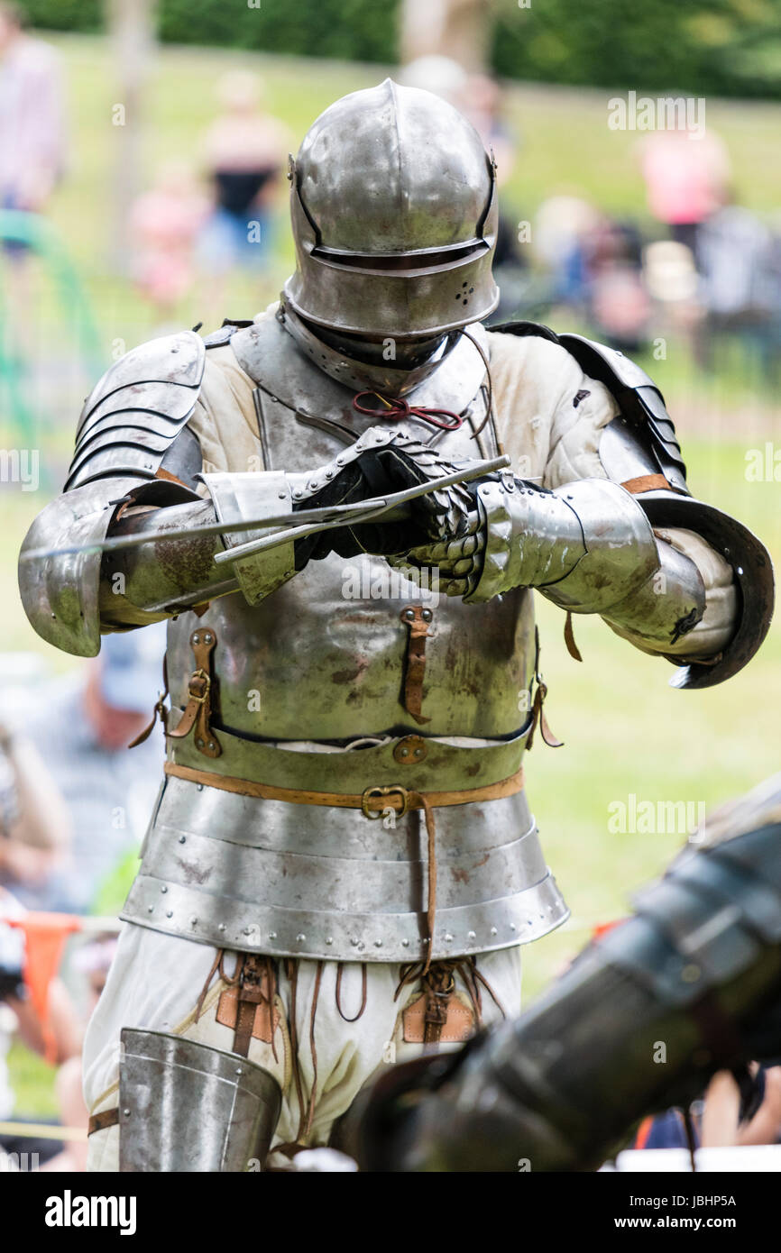 England Sandwich Le Weekend French Market Angelo French Medieval Encampment Re Enactment Two Knights Fighting In Combat With Audience Watching Stock Photo Alamy