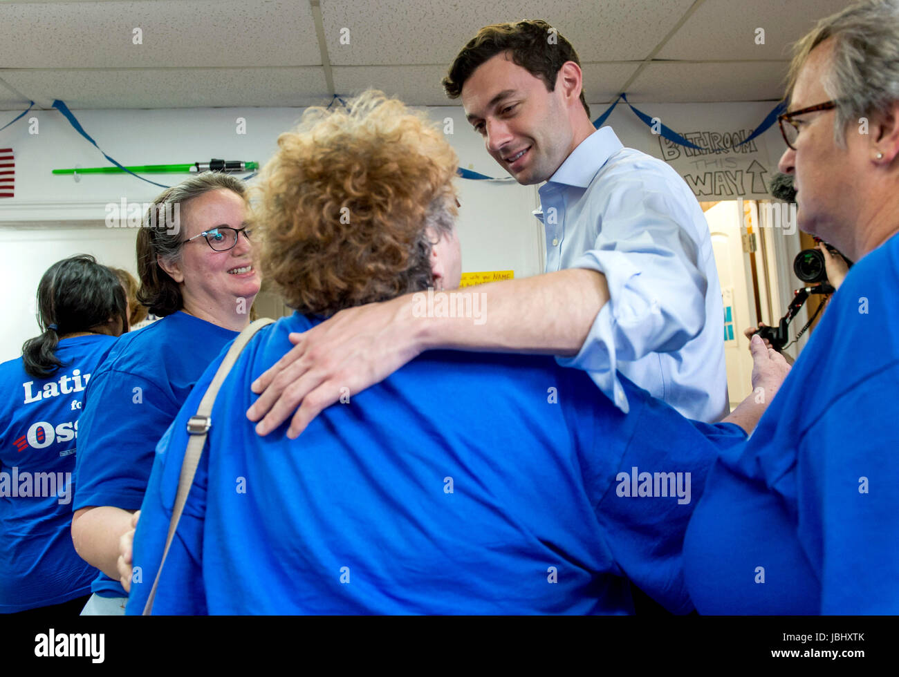 Chamblee, Georgia, USA. 11th June, 2017. JON OSSOFF, the Democratic candidate for Congress in Georgia's Sixth District, thanks volunteers at the Chamblee field office of Jon Ossoff for Congress. The special election is June 20. Credit: Brian Cahn/ZUMA Wire/Alamy Live News Stock Photo