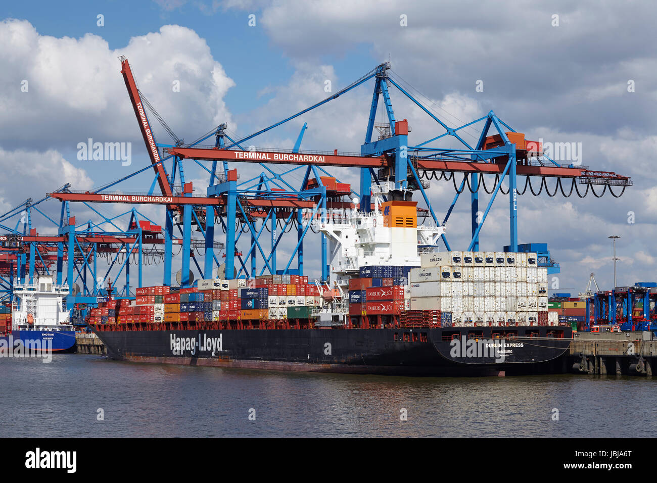 The container vessel Dublin Express is loaded/unloaded at the container