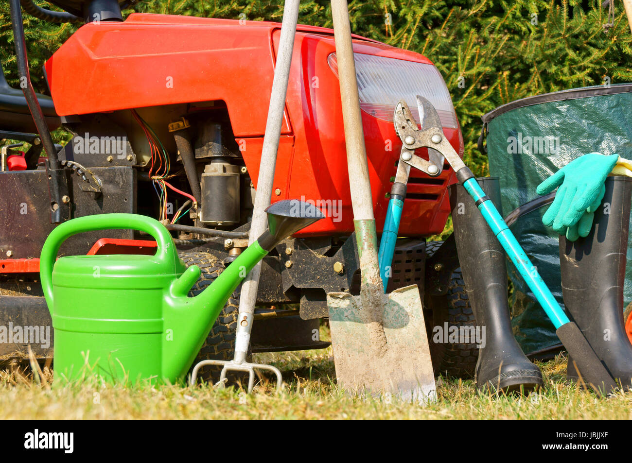 Motorized gardening tools hi-res stock photography and images - Alamy