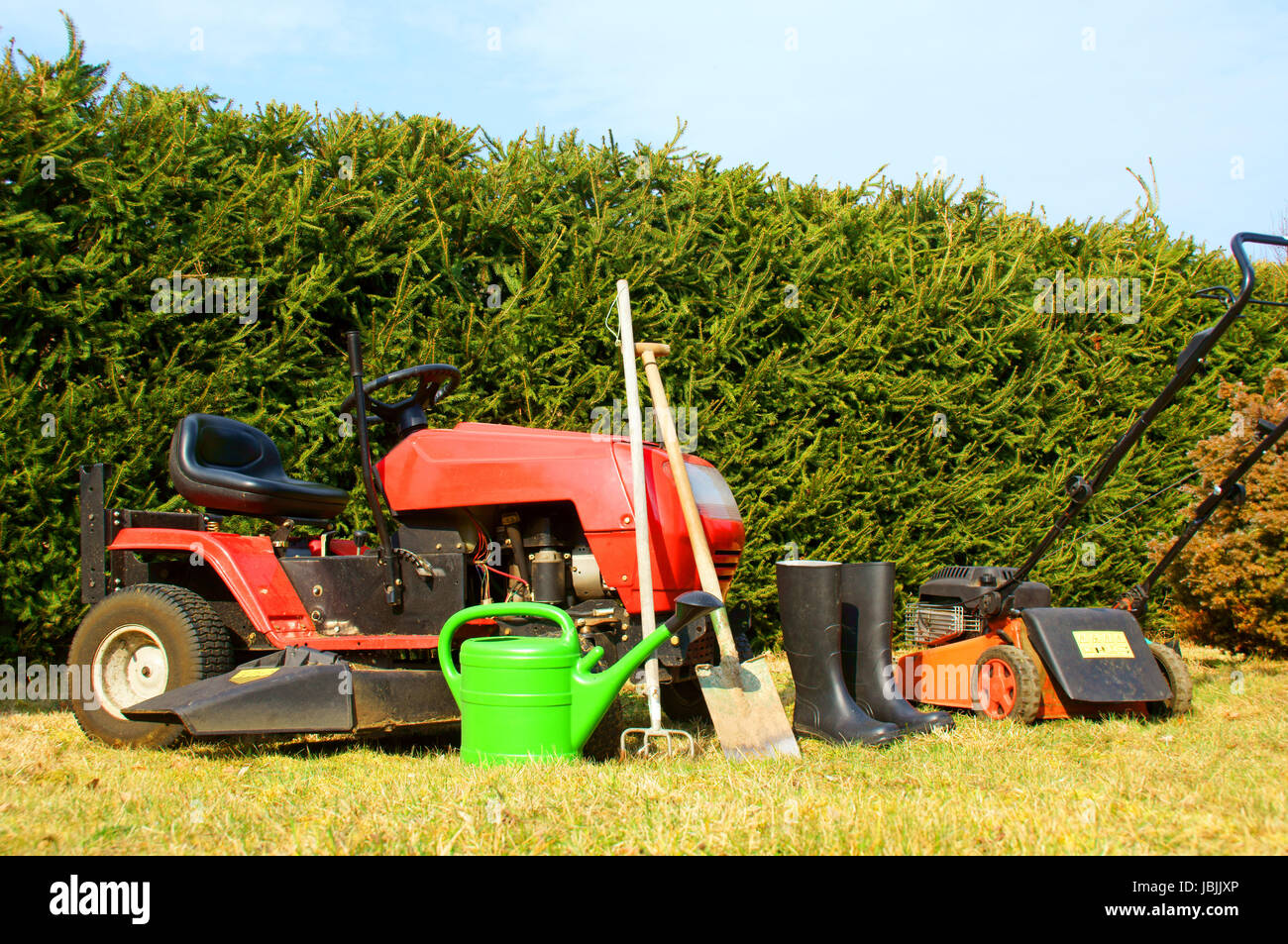 Motorized gardening tools hi-res stock photography and images - Alamy