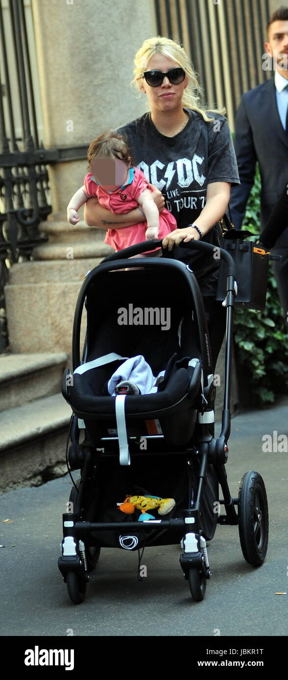 Wanda Nara shopping with her daughter, Isabella at GUCCI and LOUIS VUITTON  in Milan Featuring: Wanda Nara Where: Milan, Italy When: 10 May 2017  Credit: IPA/WENN.com **Only available for publication in UK